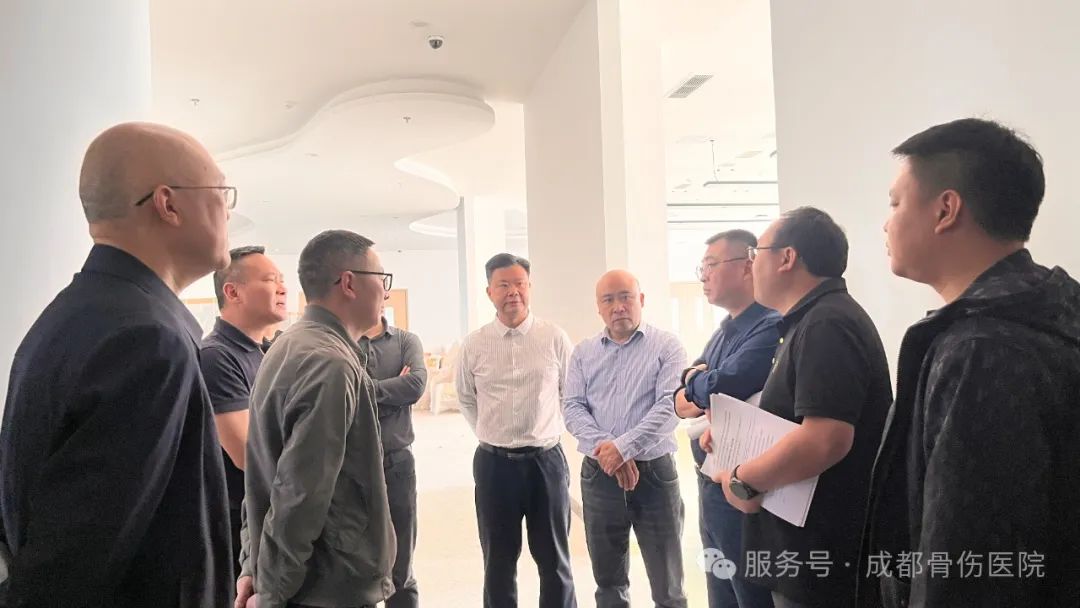 收尾攻坚破难题，凝心聚力保开业